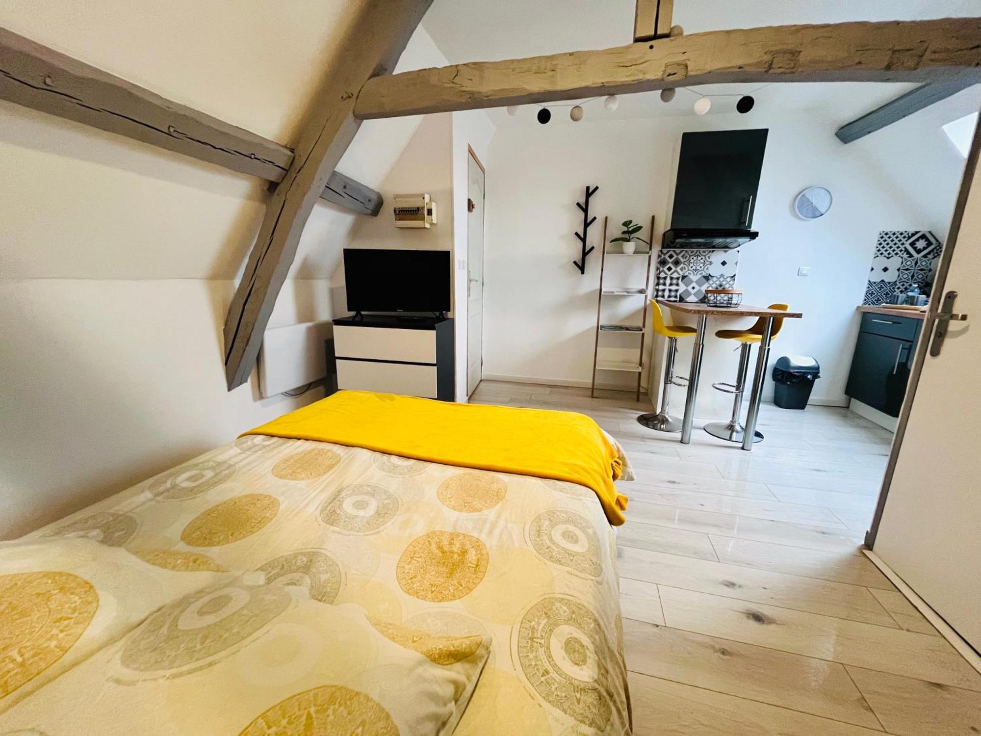 Au Petit Marcade Daire Abbeville Dış mekan fotoğraf